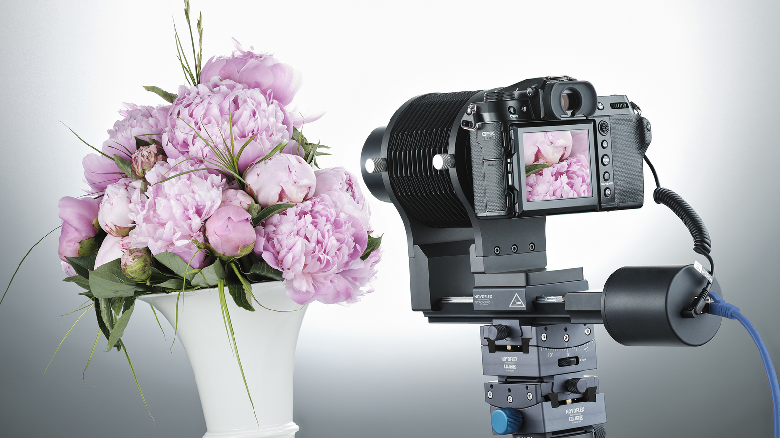 Focus Stacking Has Flaws. This Unusual Gadget Is Designed to Fight Them for Better Macro.